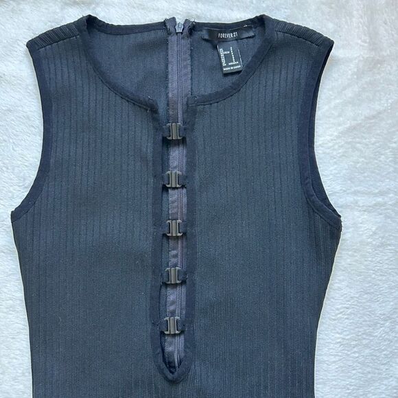 Forever 21 Size S sleeveless mini dress with a close fit - Picture 5 of 7